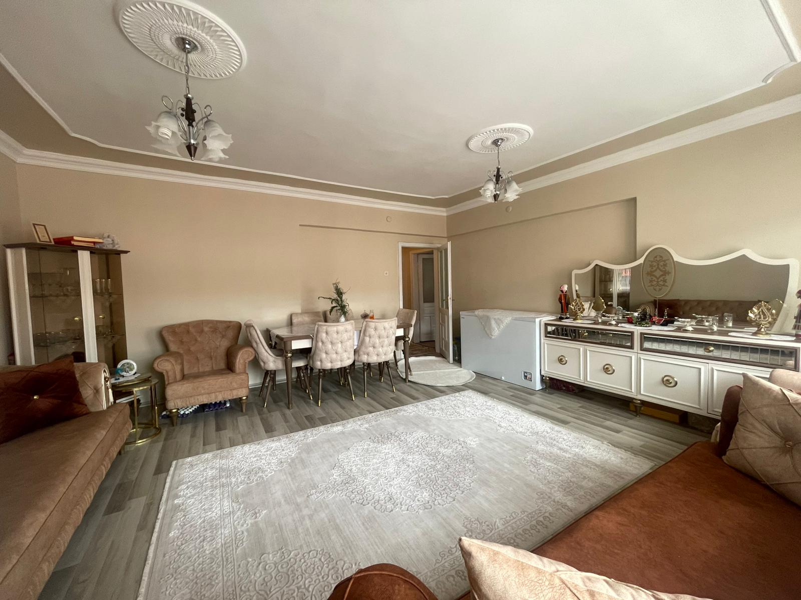 YILDIZKENT'TE SATILIK DAİRE